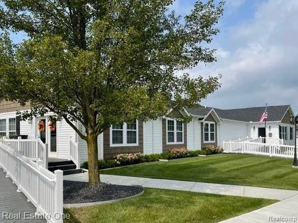555 Turquoise Drive Northfield Township MI 48189