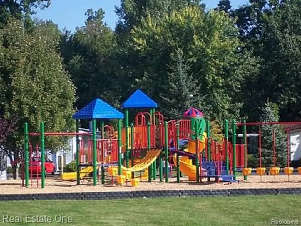 555 Turquoise Drive Northfield Township MI 48189