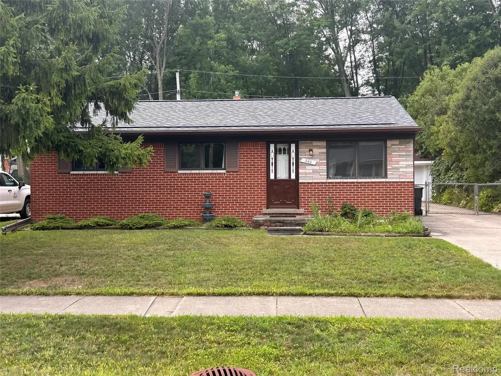 340 Trombley Drive Troy City MI 48083