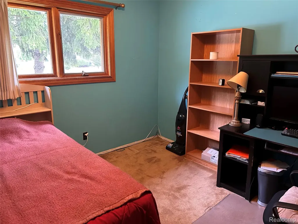 340 Trombley Drive Troy City MI 48083
