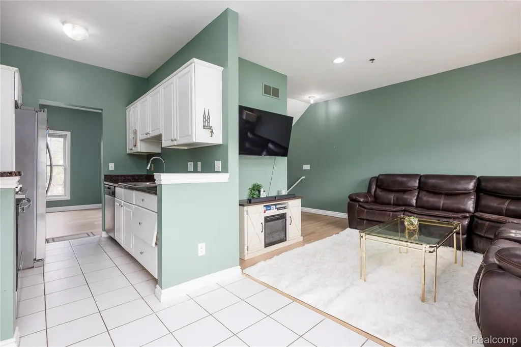 1569 E Lakeview Lane Canton Charter Township MI 48187