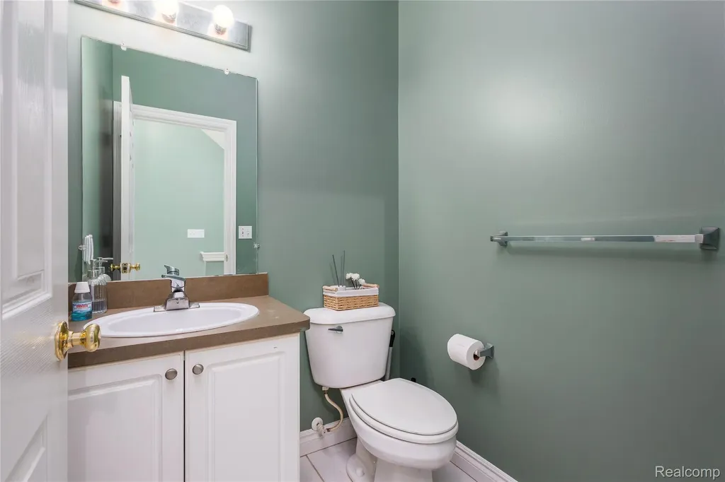 1569 E Lakeview Lane Canton Charter Township MI 48187