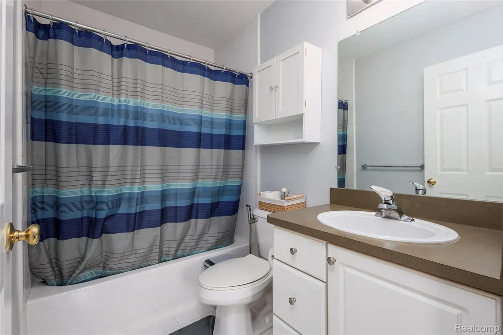 1569 E Lakeview Lane Canton Charter Township MI 48187