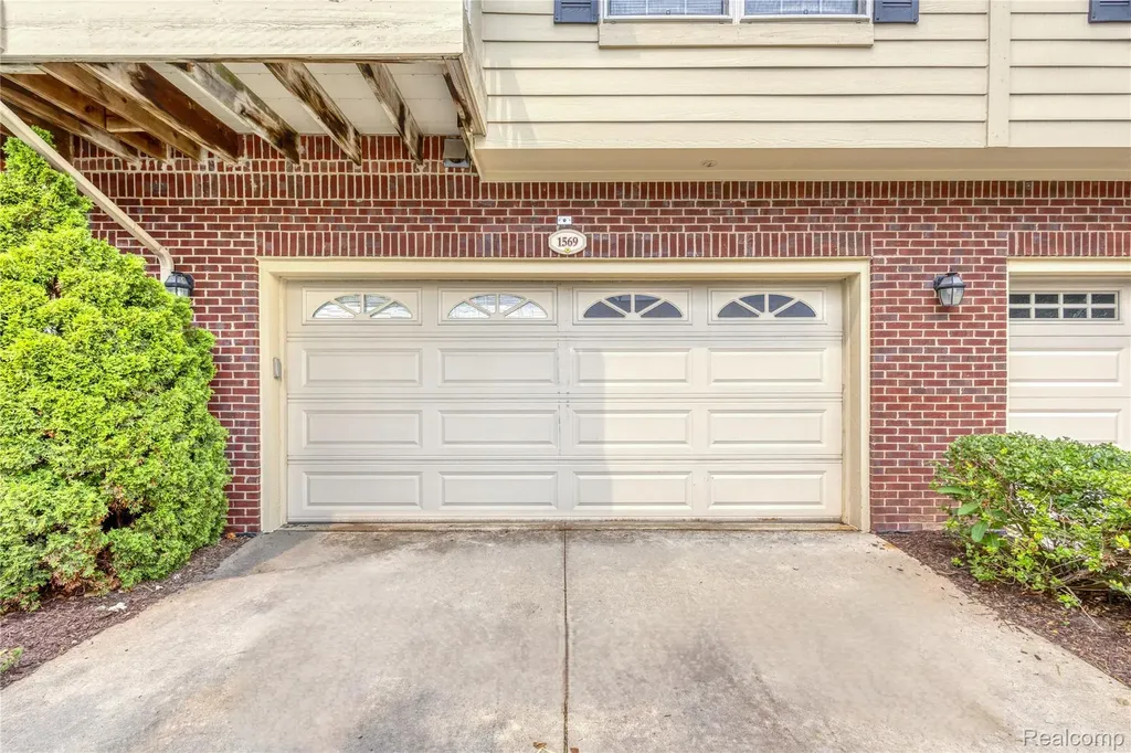 1569 E Lakeview Lane Canton Charter Township MI 48187