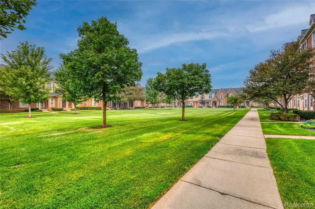 1569 E Lakeview Lane Canton Charter Township MI 48187
