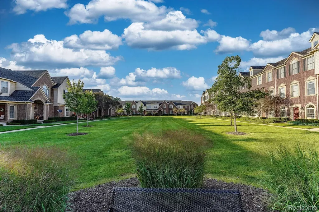 1569 E Lakeview Lane Canton Charter Township MI 48187