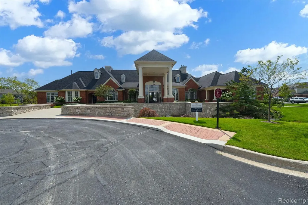 1569 E Lakeview Lane Canton Charter Township MI 48187