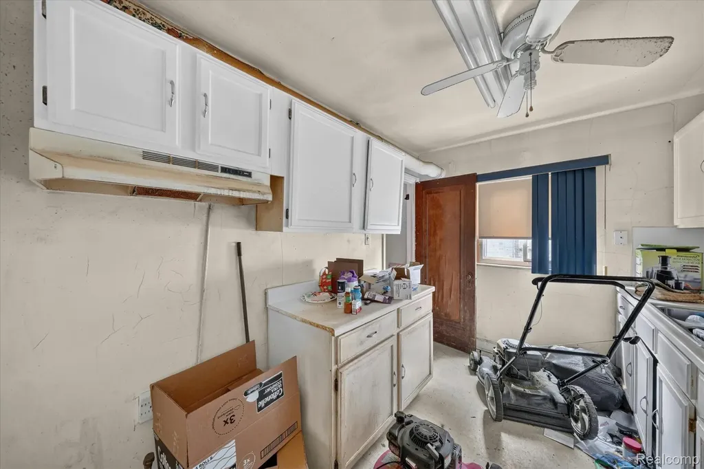 16651 Freeland Street Detroit City MI 48235
