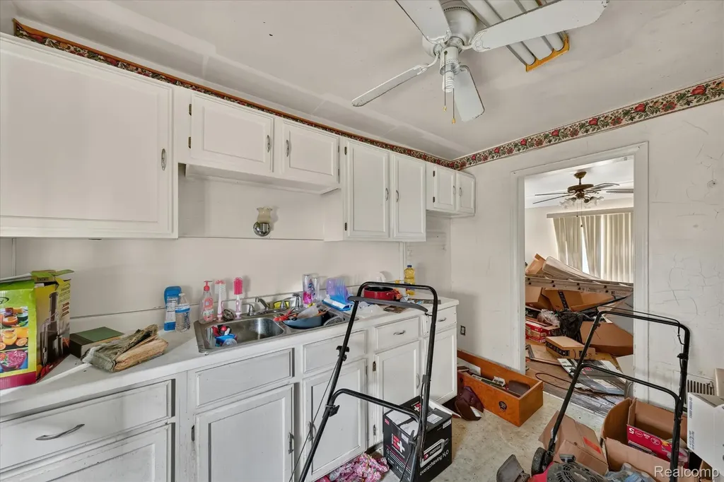16651 Freeland Street Detroit City MI 48235