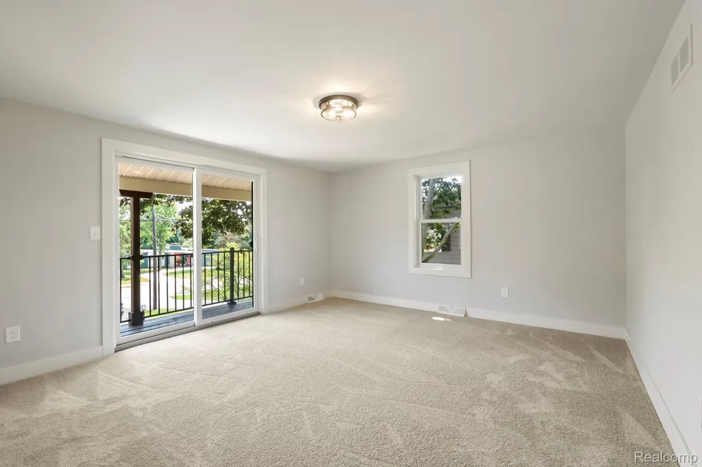 4696 Walnut Lake Road Bloomfield Hills City MI 48301