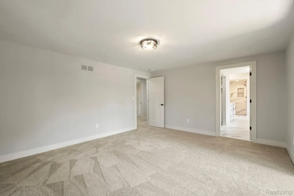 4696 Walnut Lake Road Bloomfield Hills City MI 48301