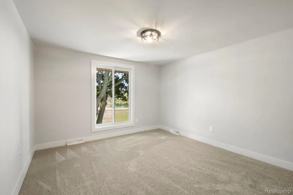4696 Walnut Lake Road Bloomfield Hills City MI 48301