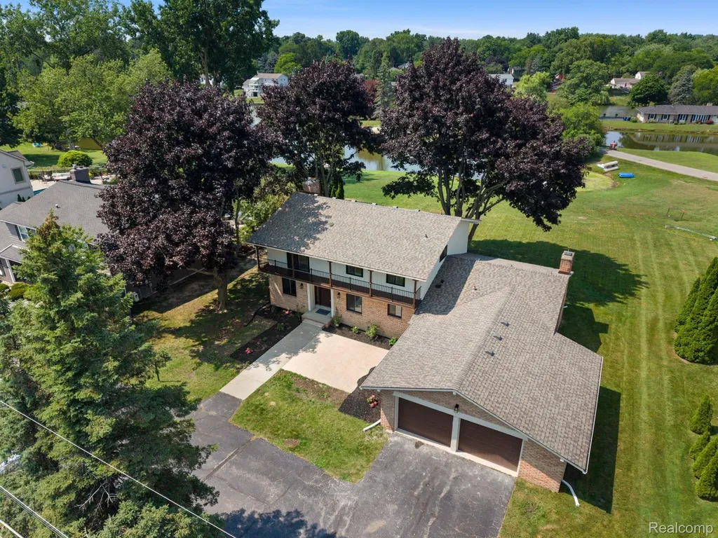 4696 Walnut Lake Road Bloomfield Hills City MI 48301