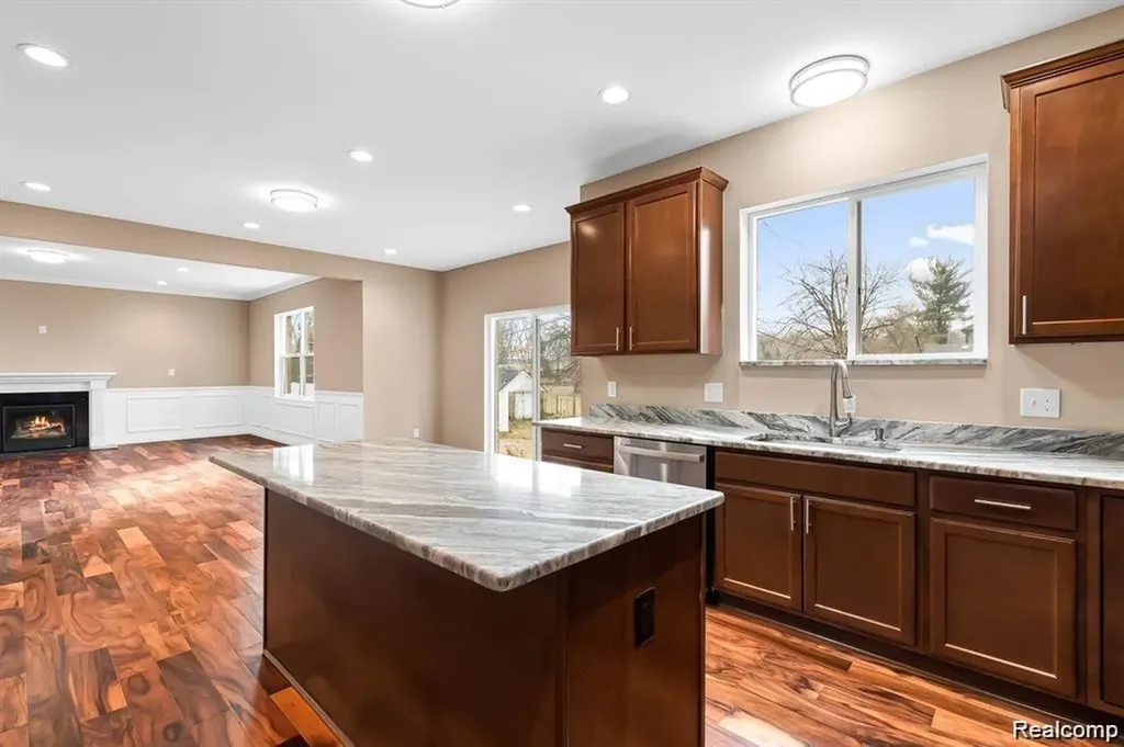 21507 Randall Street Farmington Hills City MI 48336