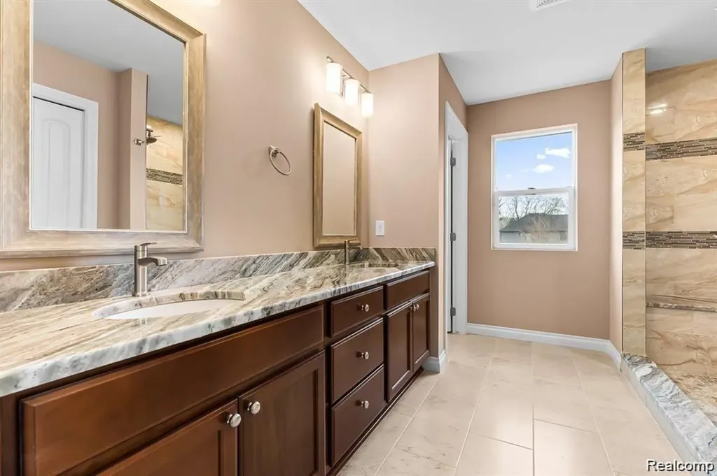 21507 Randall Street Farmington Hills City MI 48336