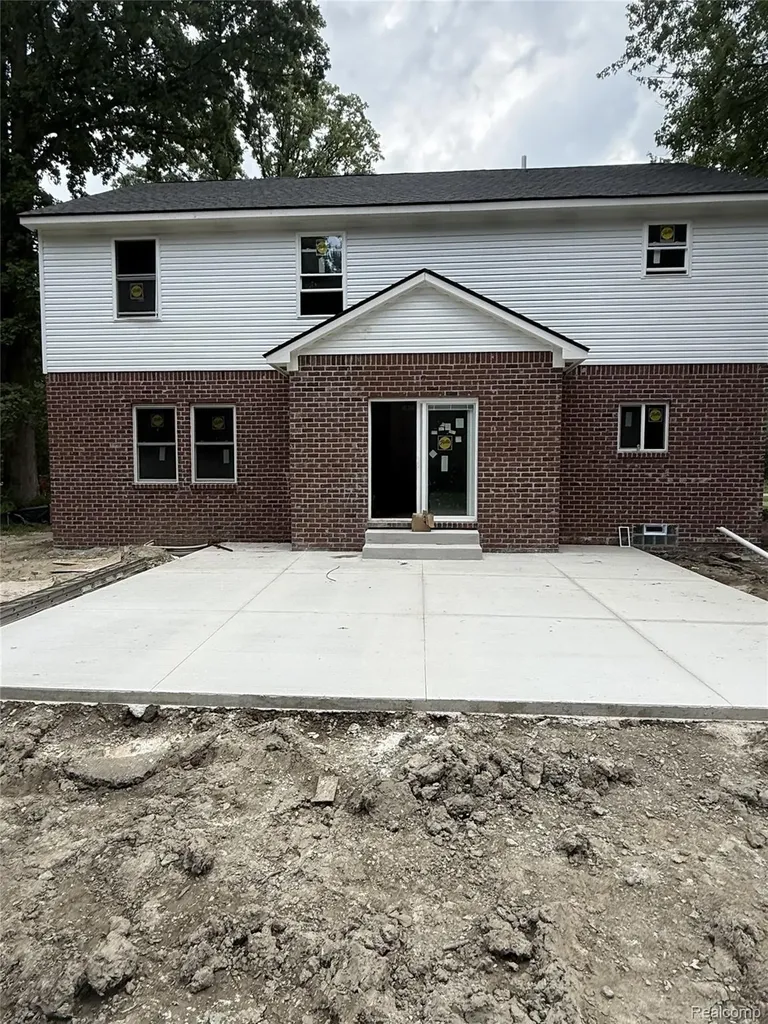 21507 Randall Street Farmington Hills City MI 48336
