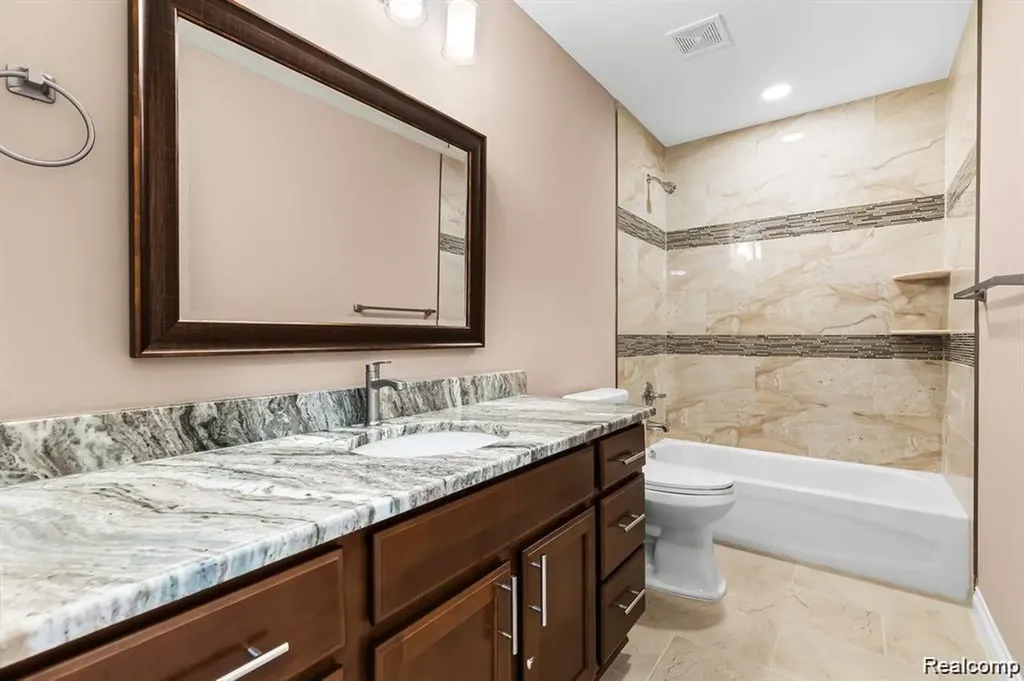 21507 Randall Street Farmington Hills City MI 48336