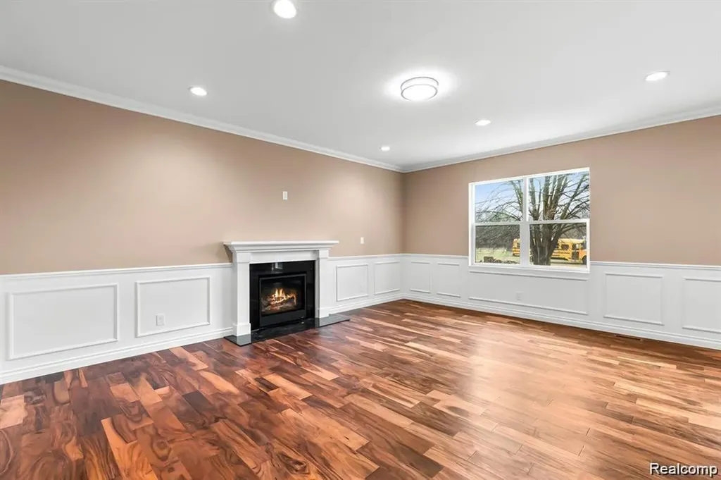 21507 Randall Street Farmington Hills City MI 48336