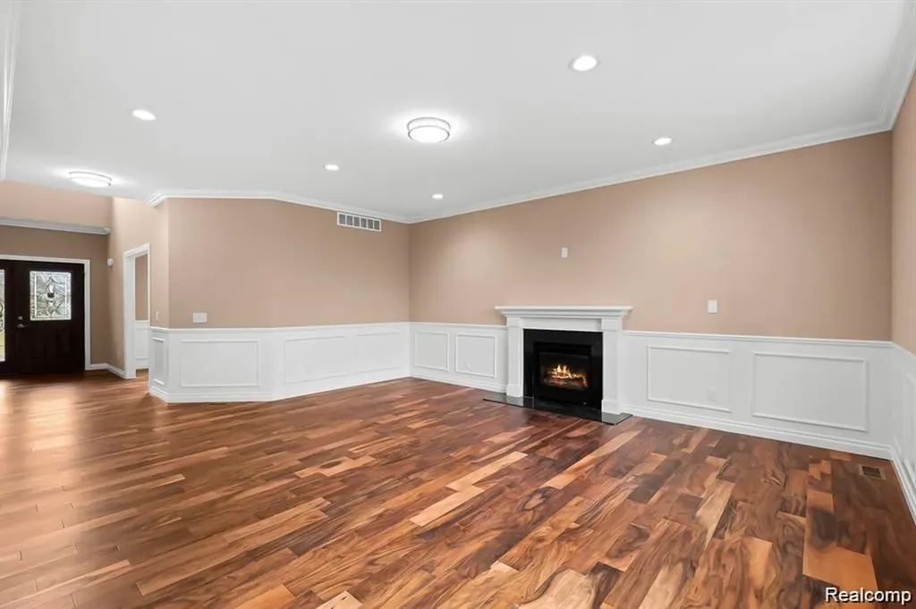21507 Randall Street Farmington Hills City MI 48336