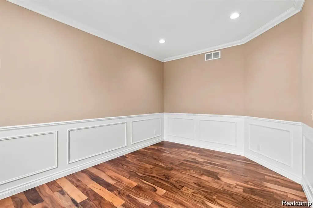 21507 Randall Street Farmington Hills City MI 48336