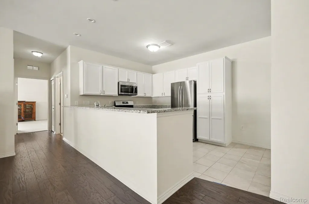 6996 Boulder Pointe Drive Washington Township MI 48094