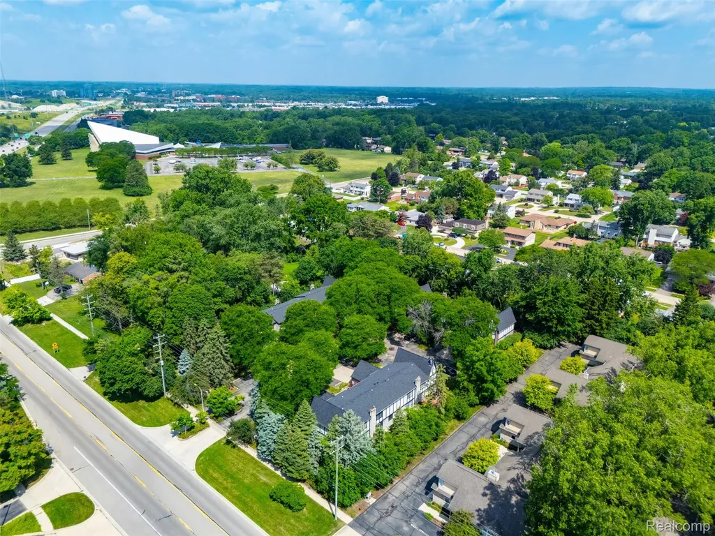 22664 W 11 Mile Road Southfield City MI 48034