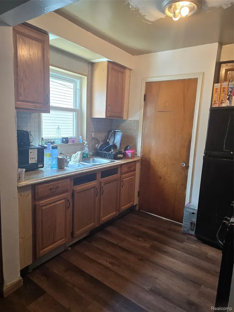 13619 Penrod Street Detroit City MI 48223