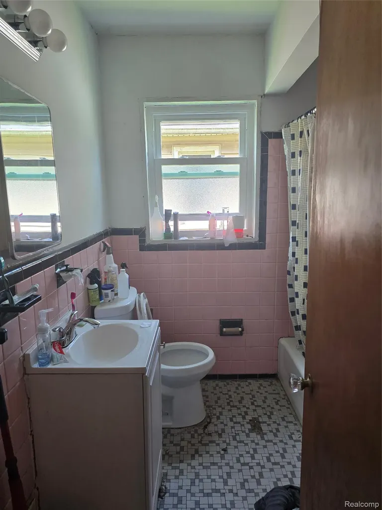13619 Penrod Street Detroit City MI 48223