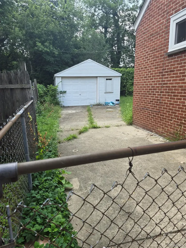 13619 Penrod Street Detroit City MI 48223