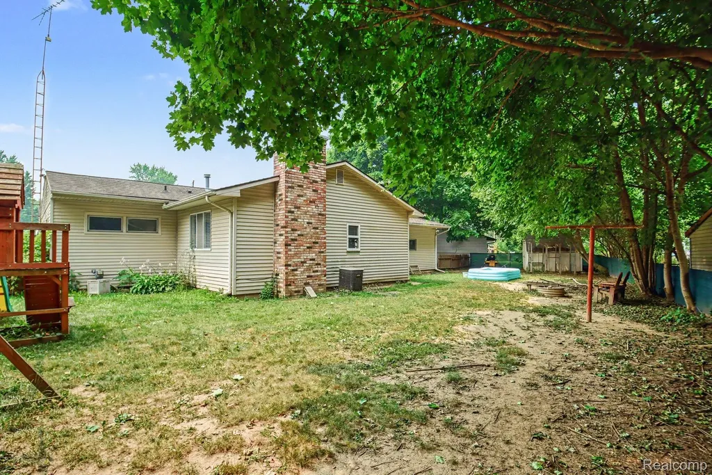 4425 Crampton Circle Genesee Charter Township MI 48506