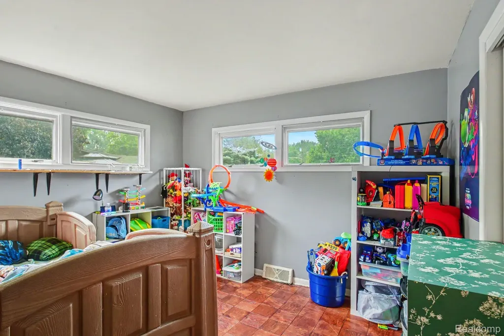 4425 Crampton Circle Genesee Charter Township MI 48506