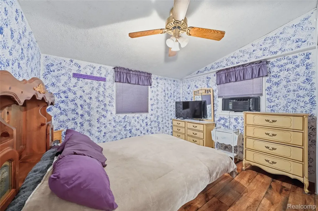 918 Pine Tree Road Lake Orion Village MI 48362