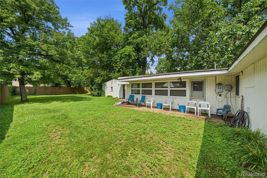 918 Pine Tree Road Lake Orion Village MI 48362