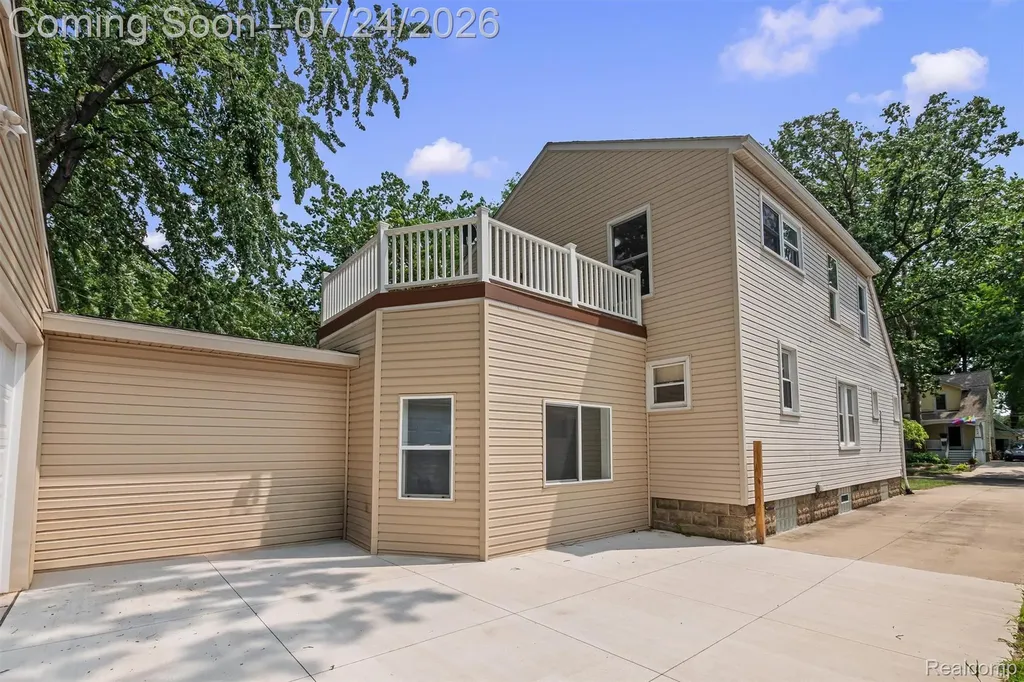 915 E 6th Street Royal Oak City MI 48067