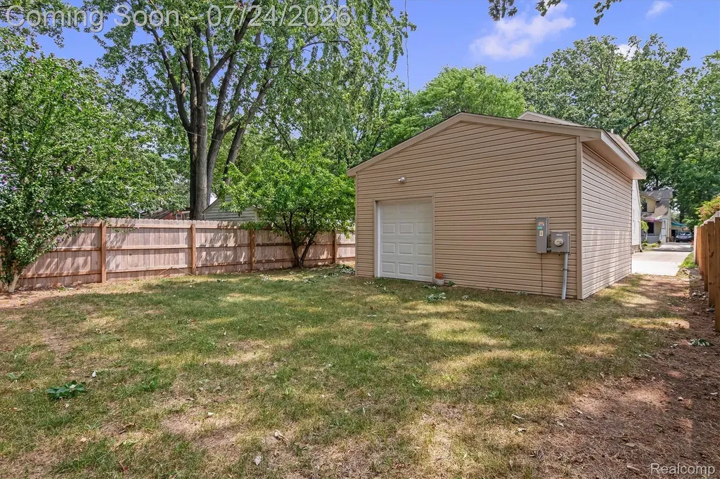 915 E 6th Street Royal Oak City MI 48067