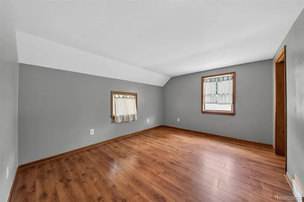543 W Middle Street Chelsea City MI 48118