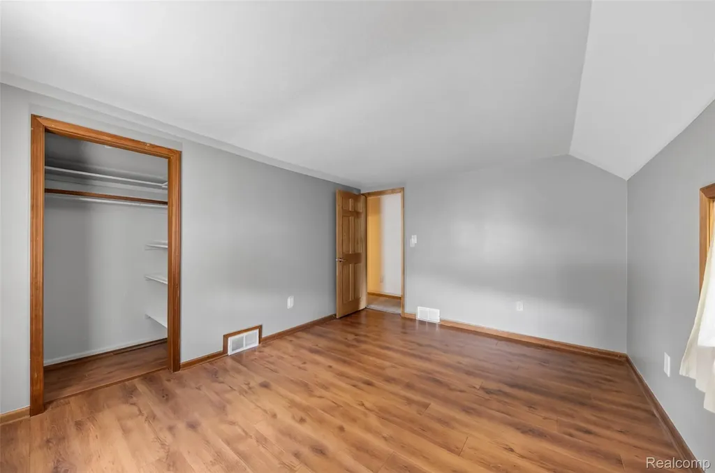 543 W Middle Street Chelsea City MI 48118