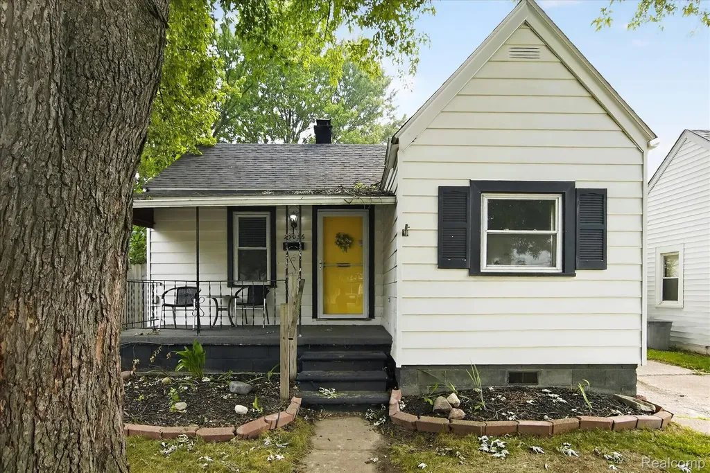 27036 Townley Street Madison Heights City MI 48071