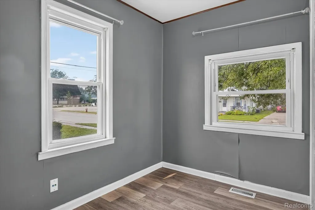 27036 Townley Street Madison Heights City MI 48071