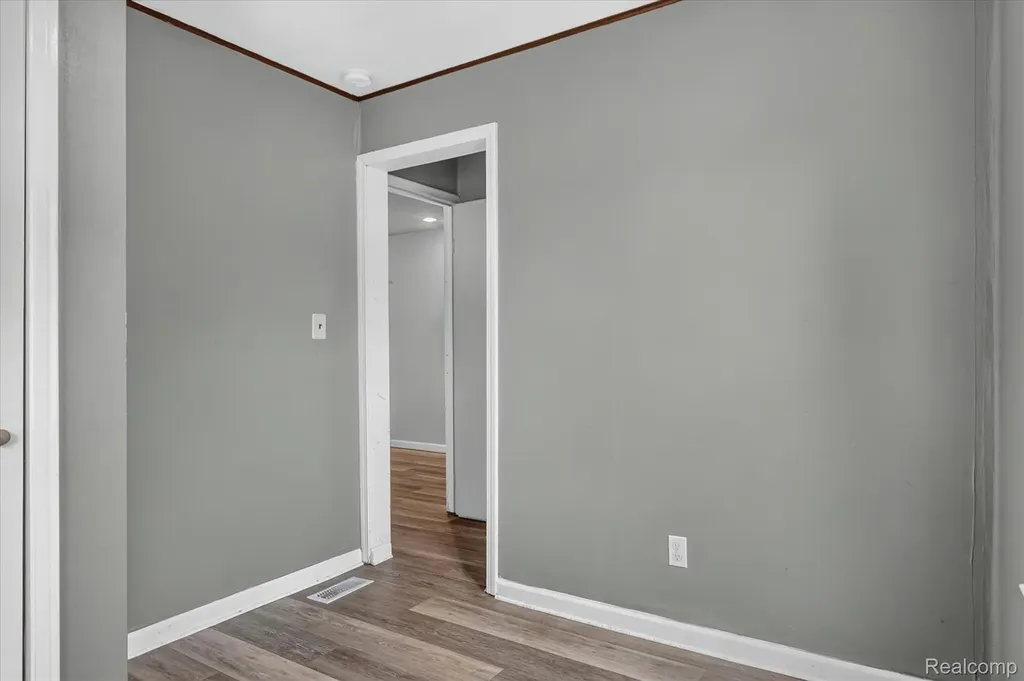 27036 Townley Street Madison Heights City MI 48071