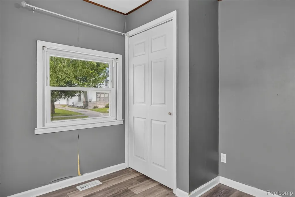 27036 Townley Street Madison Heights City MI 48071