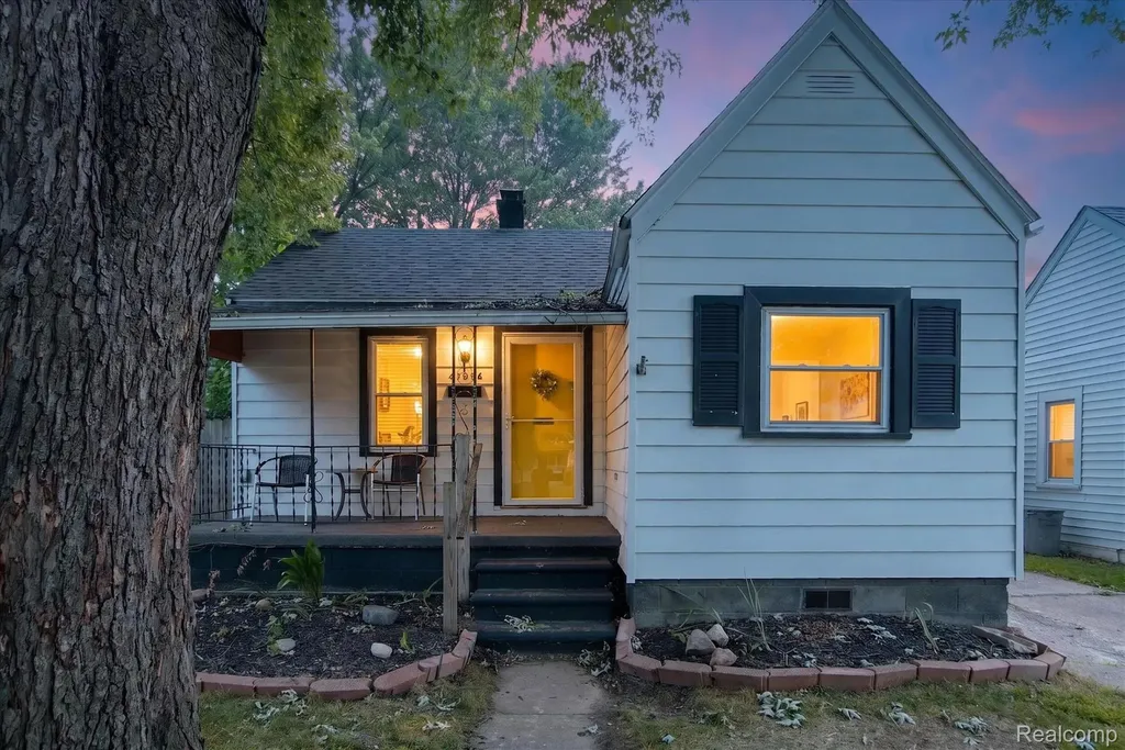 27036 Townley Street Madison Heights City MI 48071