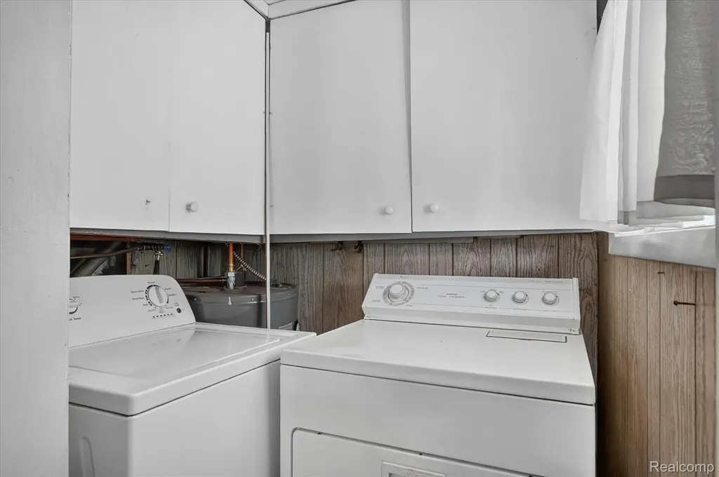 27036 Townley Street Madison Heights City MI 48071