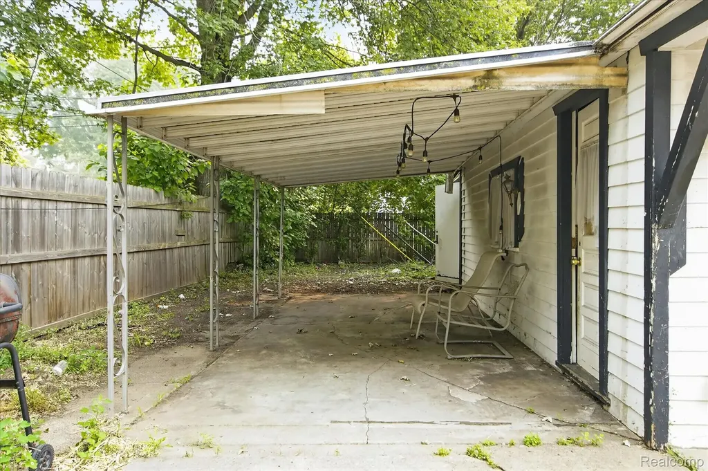 27036 Townley Street Madison Heights City MI 48071