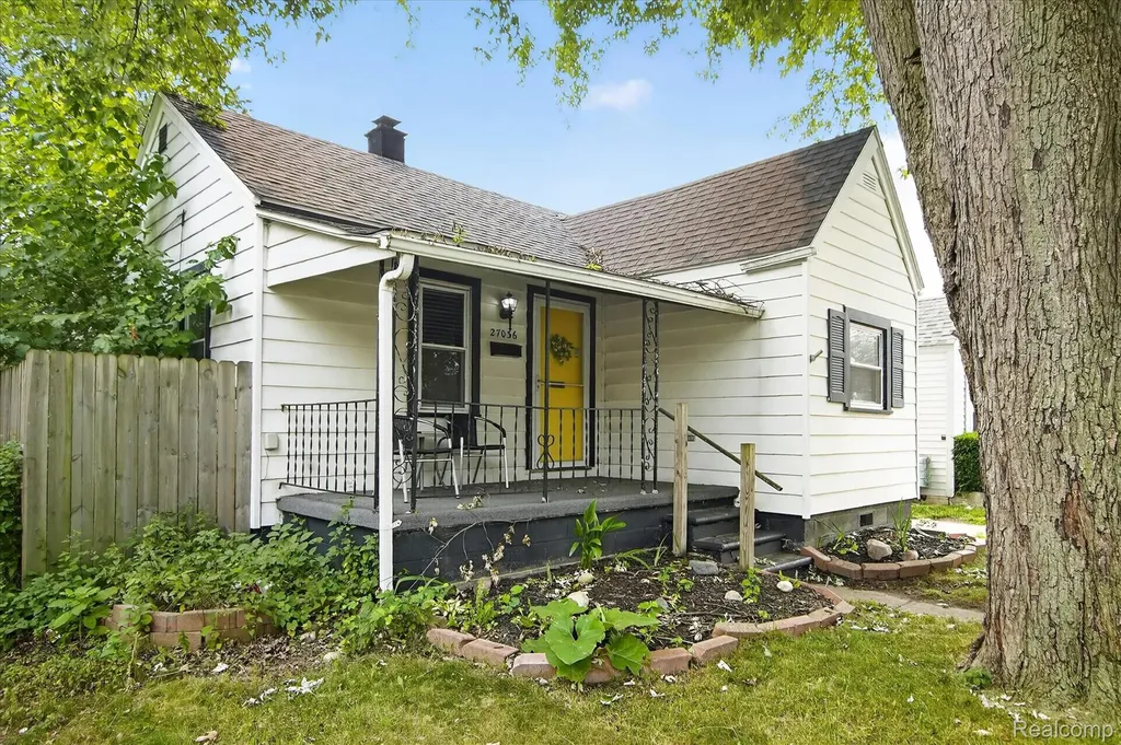 27036 Townley Street Madison Heights City MI 48071