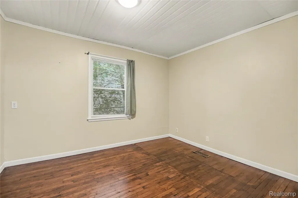 23830 Scotia Road Oak Park City MI 48237