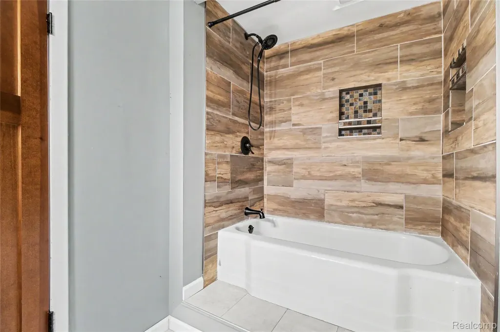 23830 Scotia Road Oak Park City MI 48237
