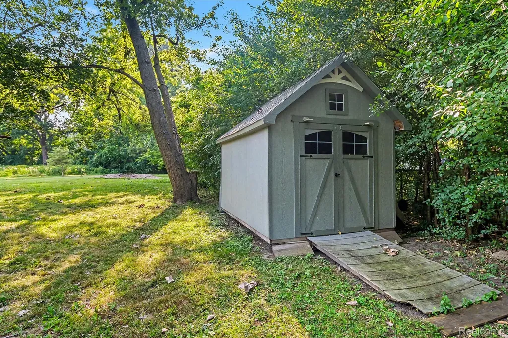23830 Scotia Road Oak Park City MI 48237