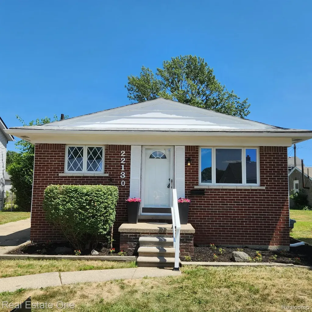 22130 Brittany Avenue Eastpointe City MI 48021
