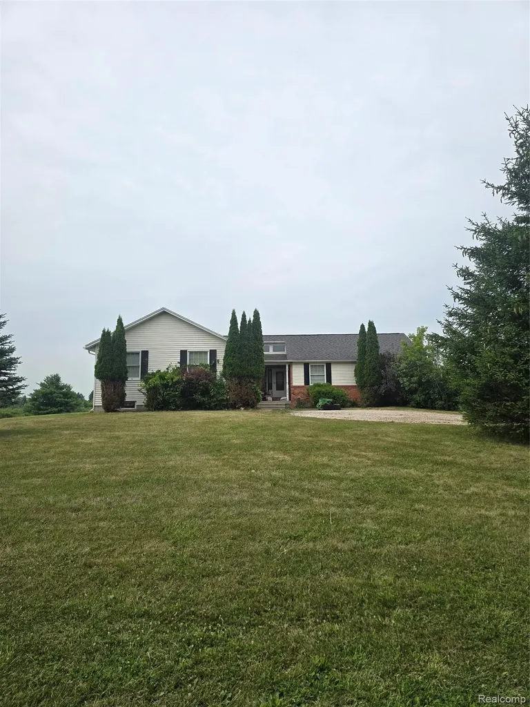 4154 Harris Road Burtchville Township MI 48059